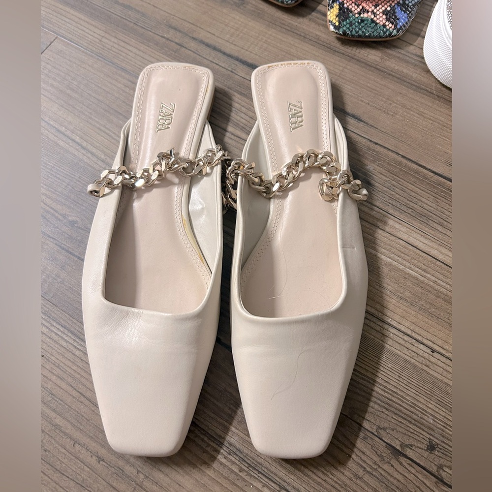 Zara cream sandals with gold chain detail
